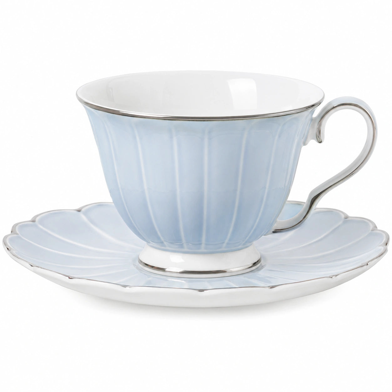 Elegante Teetasse mit Untertasse, Hellblau mit Silberrand
